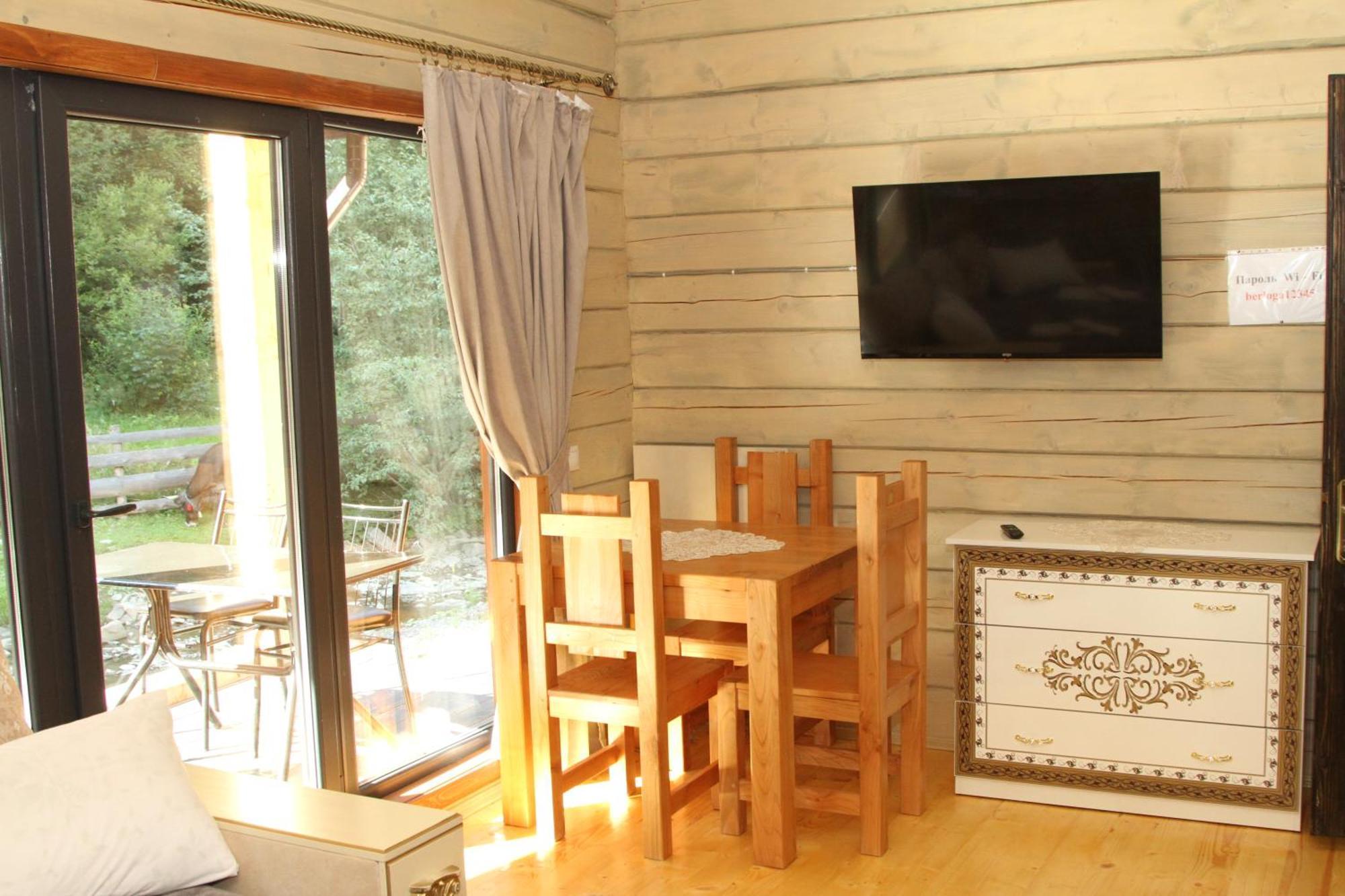 Hotel Berloga-Sinevir Synevyrsʼka Polyana Quarto foto